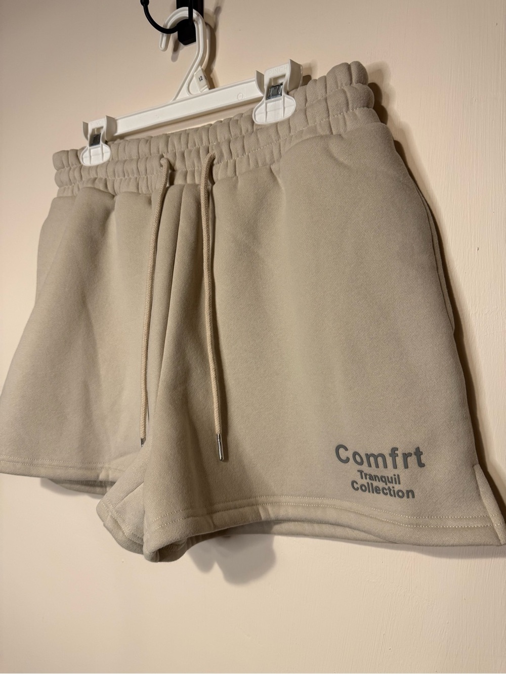 Comfrt Tranquility Collection 2” Sweat Shorts Bone Beige Size Small Loungewear - Picture 3 of 6